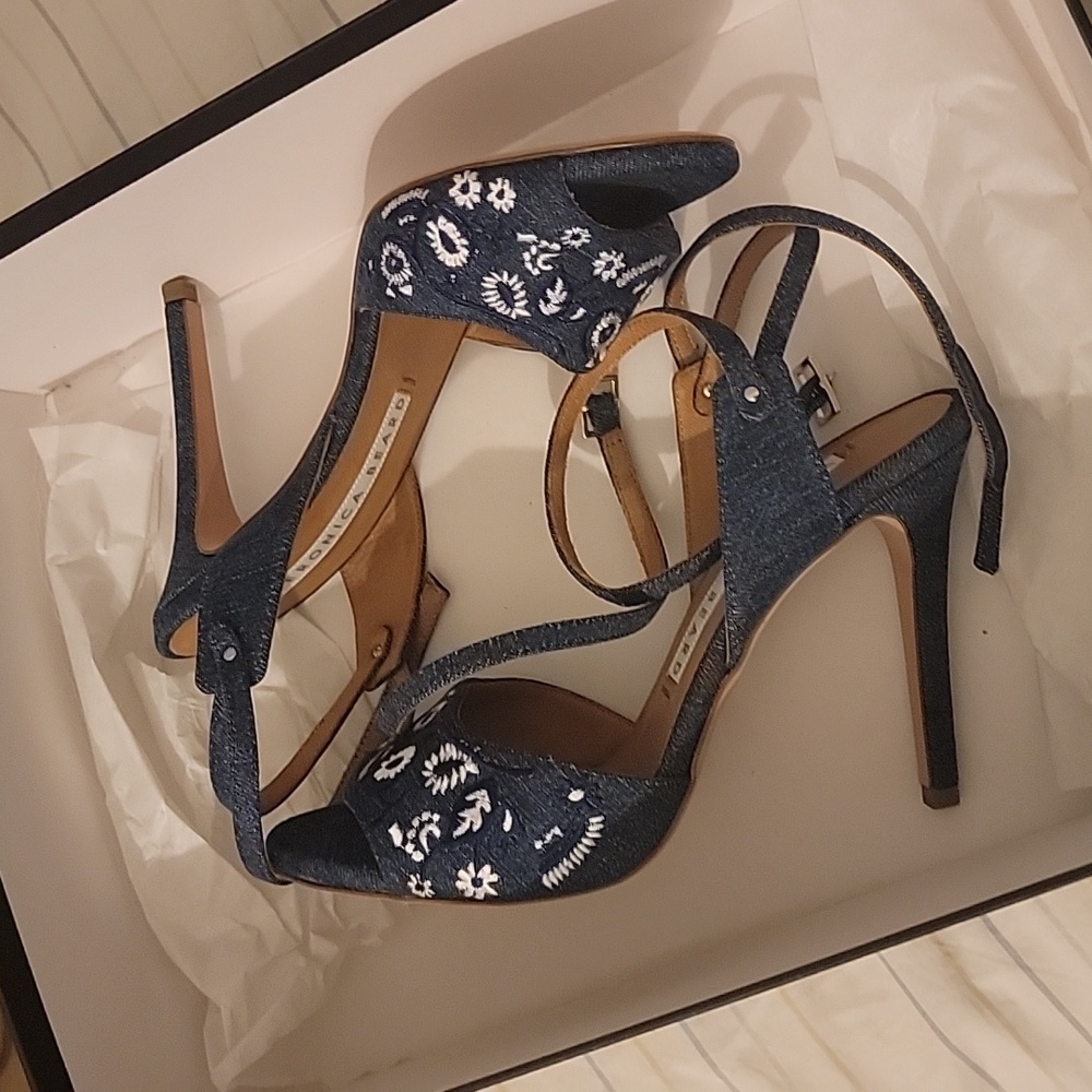 Veronica Beard chambray Denim White Floral Embroidered Sandals Heels Strappy - Picture 5 of 9